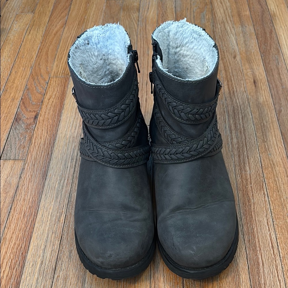 Roxy Charcoal Winter Boots with Braided Detail